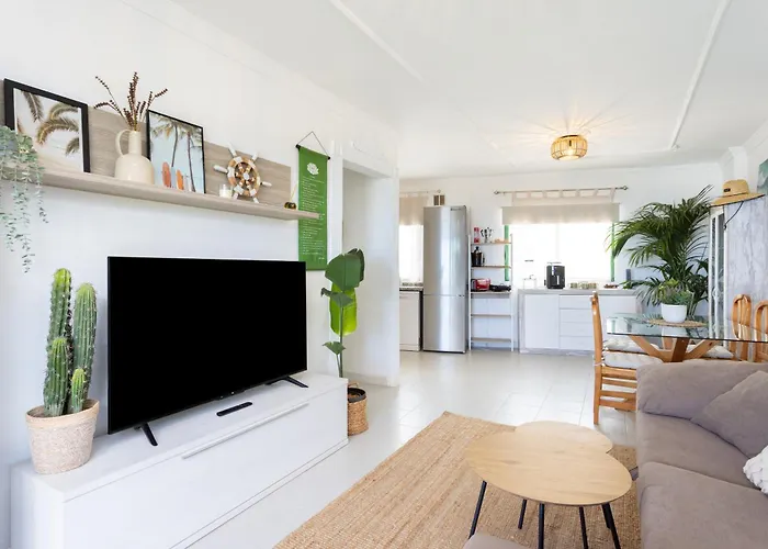 Acogedor Con Vistas Al Mar En * Адехе