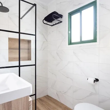 Acogedor Con Vistas Al Mar En Apartamento *