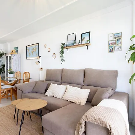 Acogedor Con Vistas Al Mar En Apartamento