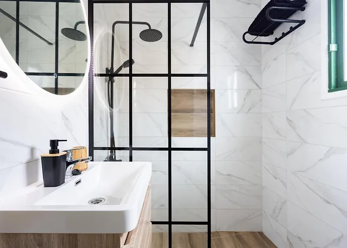 Acogedor Con Vistas Al Mar En *